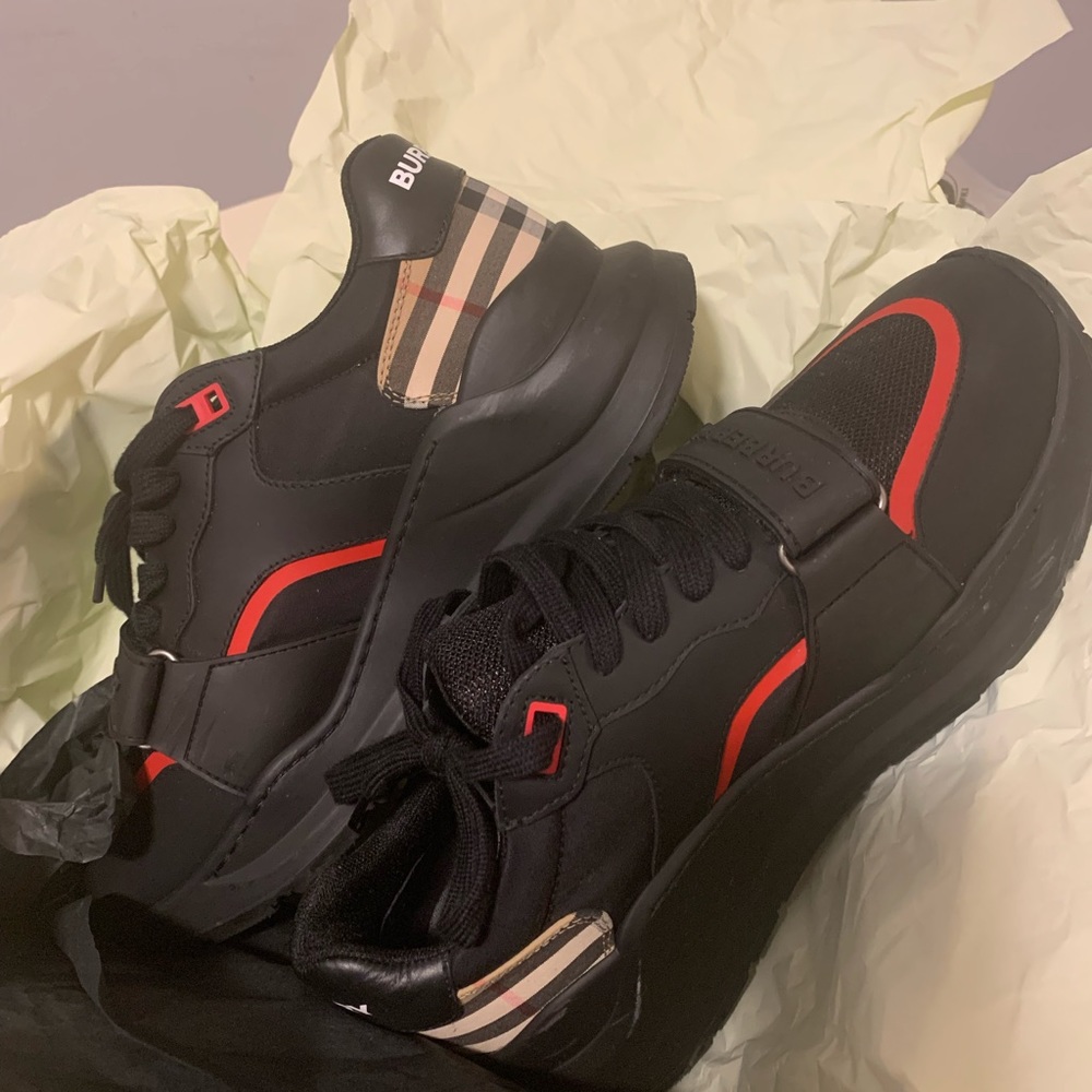 Burberry Men sneakers 41.5